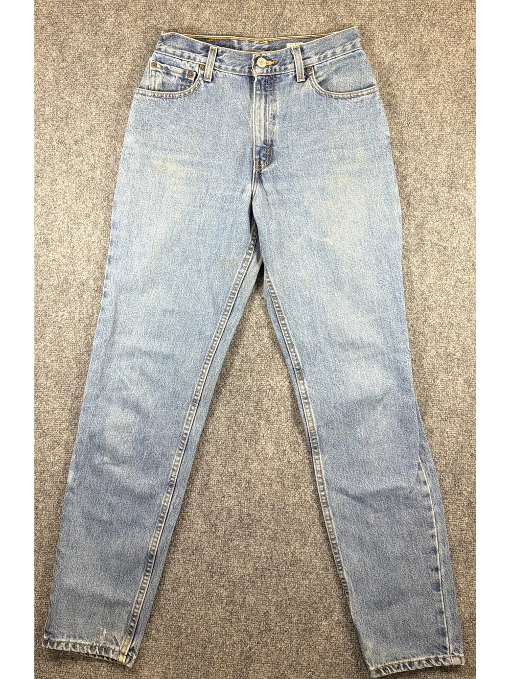 Vintage 2001 Levi's 550 Relaxed Tapered Jeans Made in USA